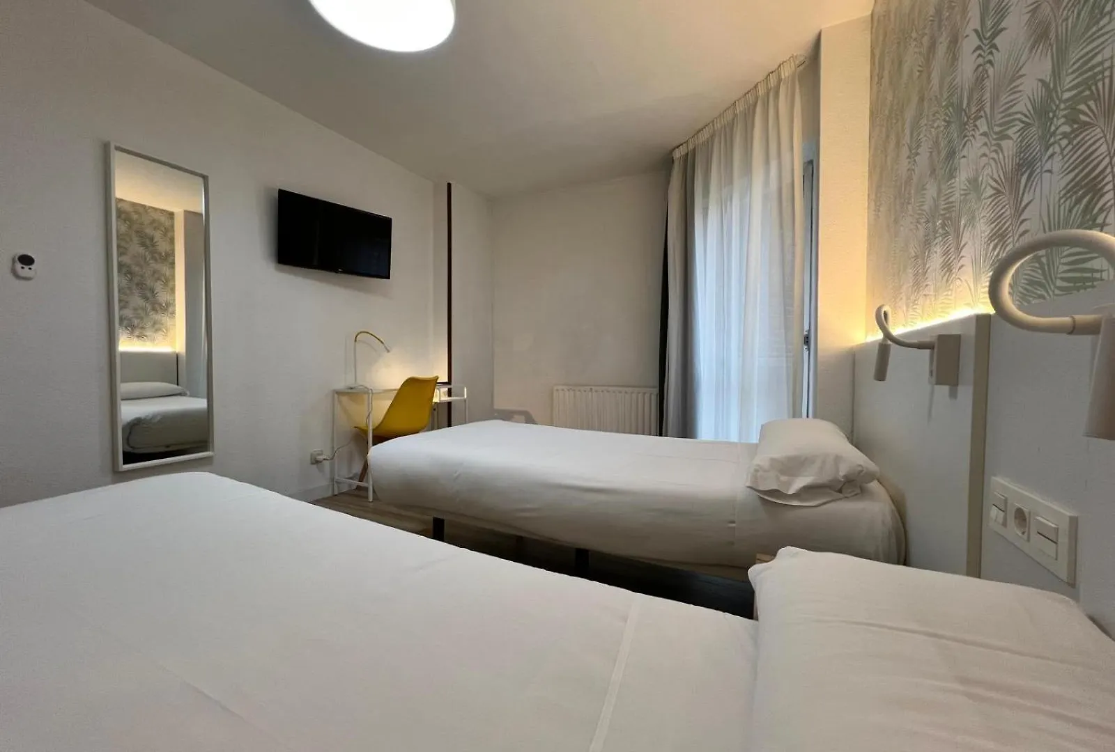 Iraipe Gorbea Auto Check-In Hotel Vitoria-Gasteiz 0*,